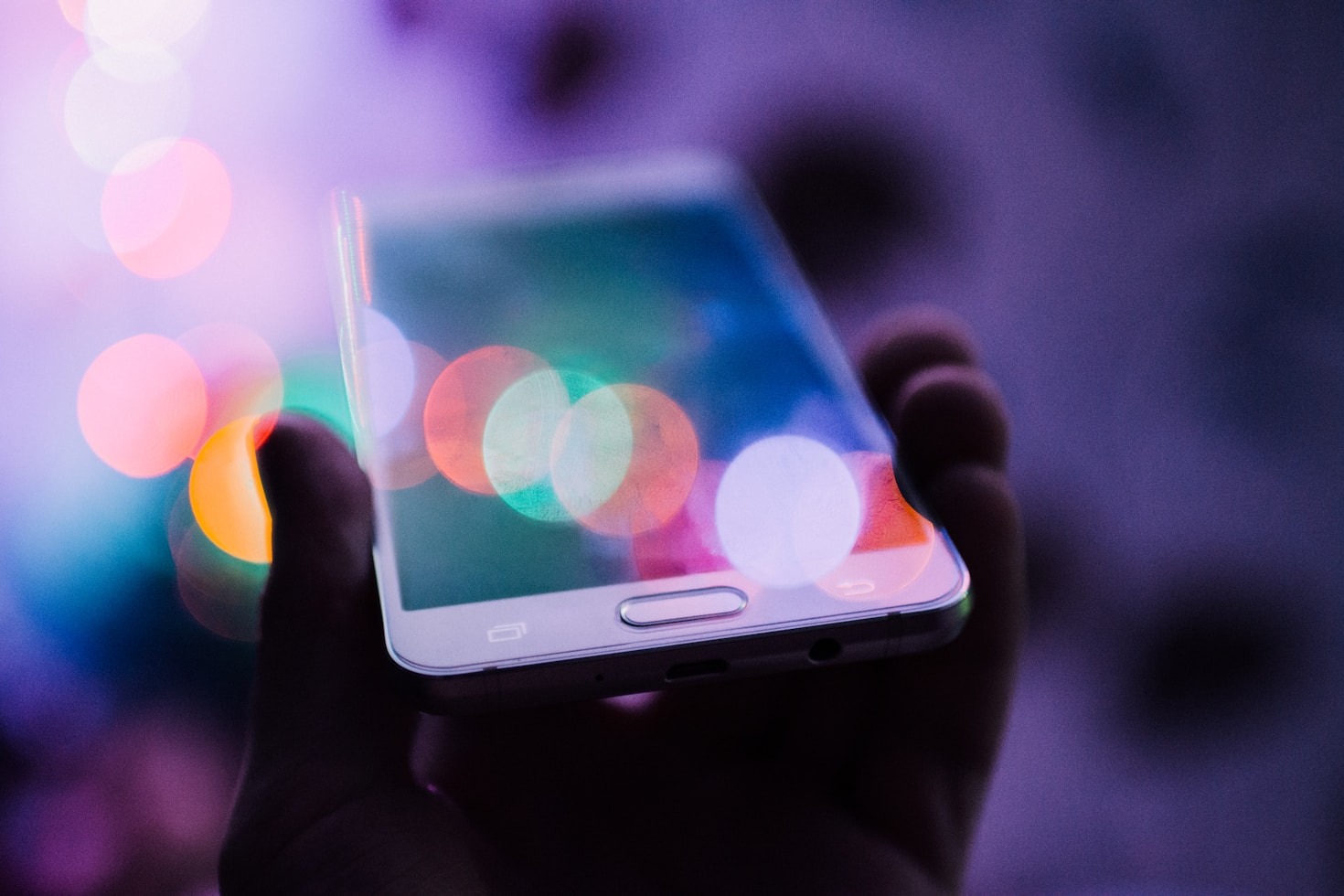 Top Trends Shaping Online Business Sales Today
